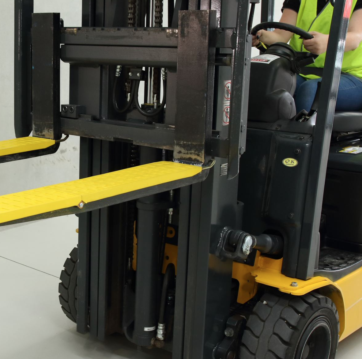 Why Forklift Driver Training Courses Are Important Geniegrips